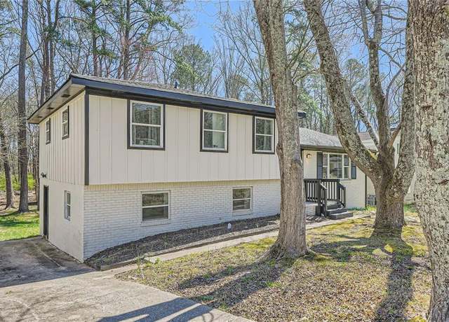 Property at 6552 King George Way, Morrow, GA 30260, 4 beds, 1.5 baths