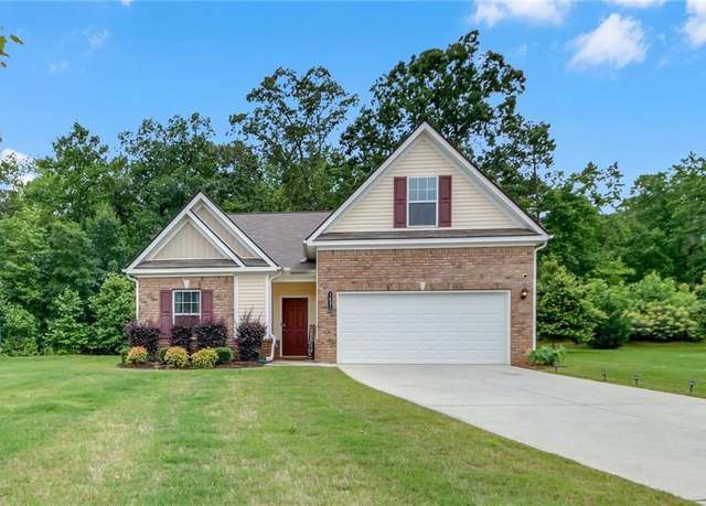 Property at 1431 Beckett Dr, Hampton, GA 30228, 4 beds, 3 baths