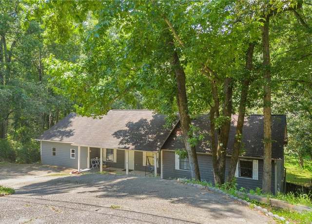 Property at 165 Holly Ct, Loganville, GA 30052, 3 beds, 3 baths