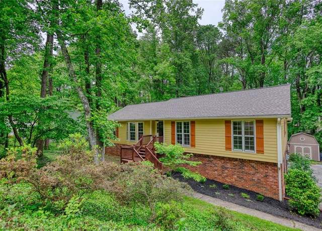 Property at 3311 Creek Hollow Dr, Marietta, GA 30062, 4 beds, 4.5 baths