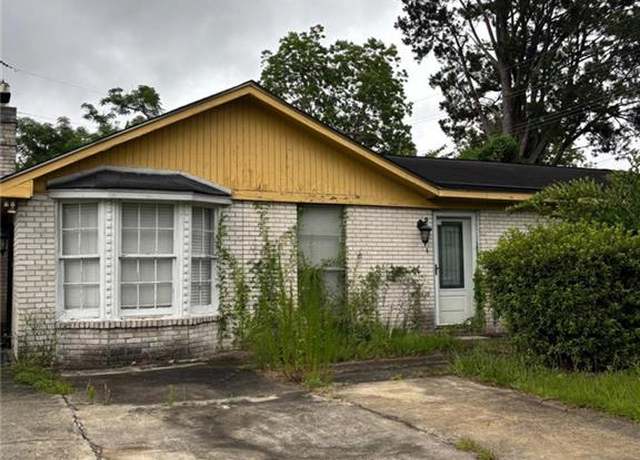 Property at 1626 Chevy Chase Rd, Savannah, GA 31415, 3 beds, 2 baths
