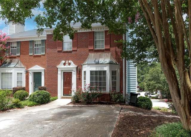 Property at 697 Anderson Walk, Marietta, GA 30062, 3 beds, 2.5 baths