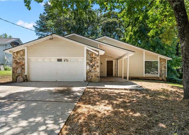 Property at 2520 Wildflower Ln, Lawrenceville, GA 30044, 3 beds, 2 baths