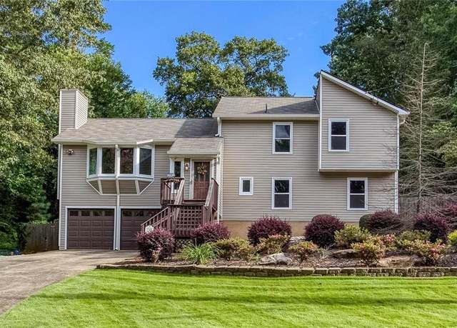 Property at 5068 Ravenwood Dr, Marietta, GA 30066, 4 beds, 3 baths