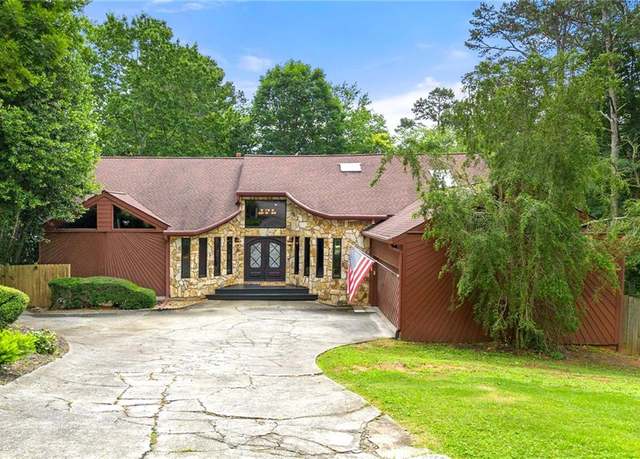 Property at 4710 Misty Lake Ct NE, Kennesaw, GA 30144, 5 beds, 4 baths