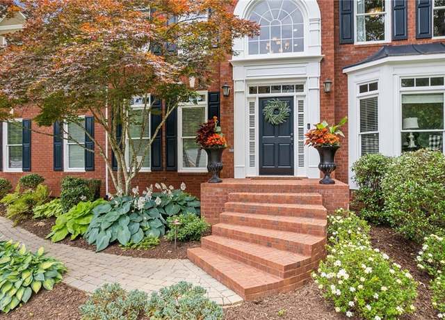 Property at 750 Highview Ct, Woodstock, GA 30189, 4 beds, 3.5 baths