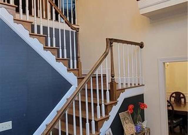 Property at 114 Waterford Pl, Macon, GA 31210, 6 beds, 4.5 baths