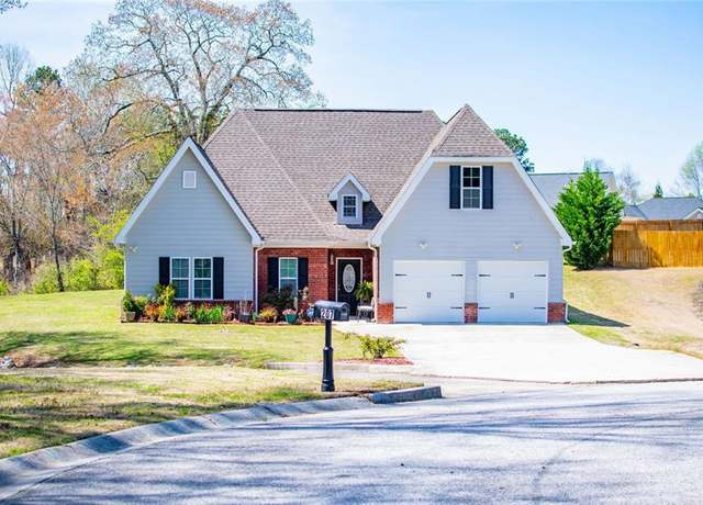 Property at 207 Meadow Lake Dr, Carrollton, GA 30116, 4 beds, 2.5 baths