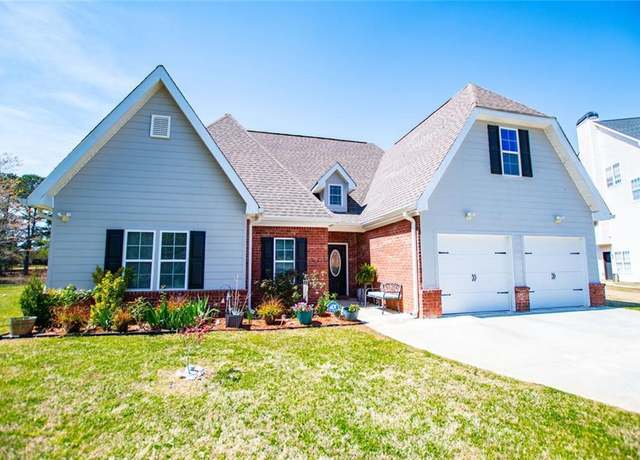 Property at 207 Meadow Lake Dr, Carrollton, GA 30116, 4 beds, 2.5 baths