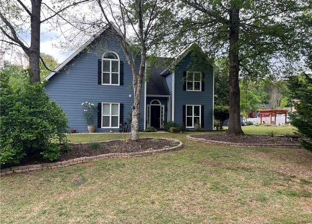 Property at 3147 Pine Needle Ct SW, Lilburn, GA 30047, 3 beds, 2.5 baths