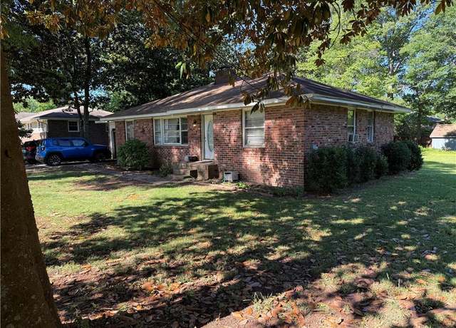 Property at 1215 Sheppard Pl, Stone Mountain, GA 30083, 2 beds, 1 bath