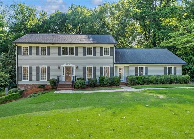 Property at 5143 Meadowlake Ln, Dunwoody, GA 30338, 5 beds, 4.5 baths