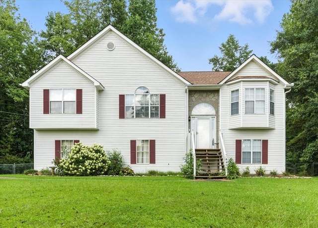 Property at 440 Bridge Station Dr, Douglasville, GA 30134, 4 beds, 2 baths