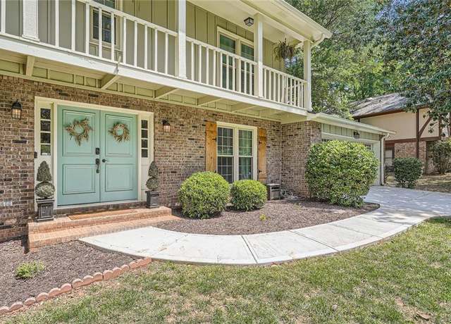 Property at 1080 Northshore Dr, Roswell, GA 30076, 4 beds, 2.5 baths