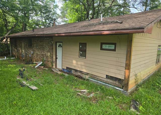 Property at 715 Plainville Dr SW, Atlanta, GA 30331, 3 beds, 1 bath