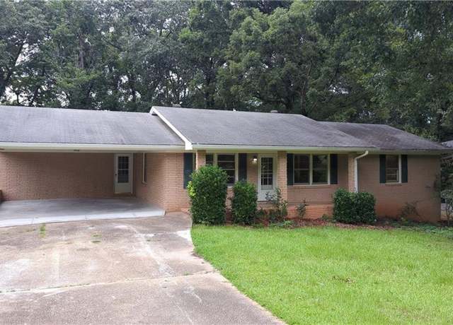 Property at 5666 Woodland Dr, Douglasville, GA 30135, 3 beds, 2 baths