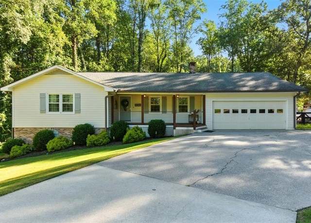 Property at 4990 Hill Rd, Acworth, GA 30101, 4 beds, 3 baths