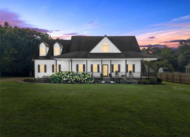 Property at 933 Boone Rd, Hoschton, GA 30548, 3 beds, 2.5 baths