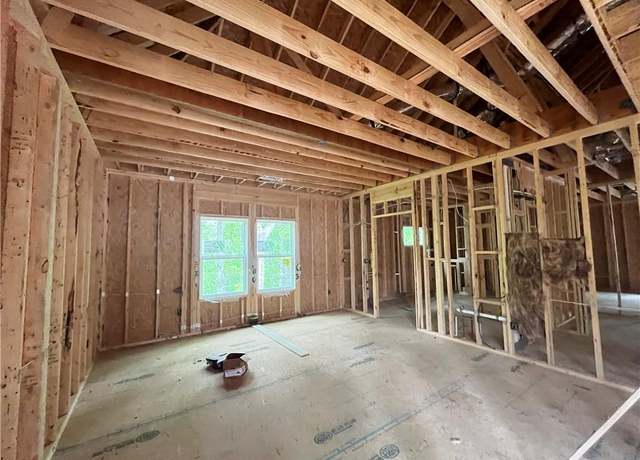 Property at 1025 Liberty Springs Dr, Woodstock, GA 30188, 5 beds, 4 baths