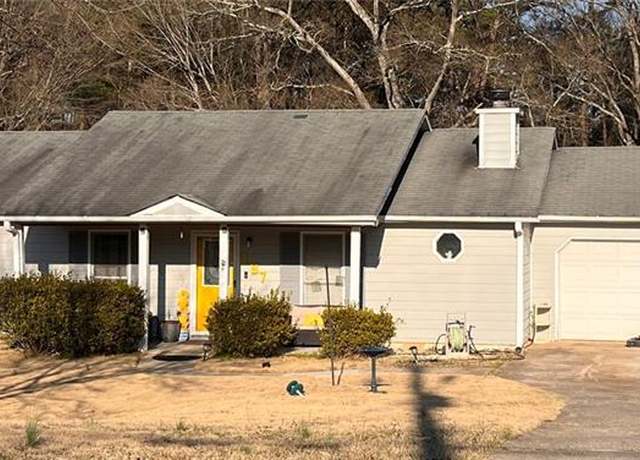 Property at 497 Natasha Dr, Auburn, GA 30011, 4 beds, 2 baths