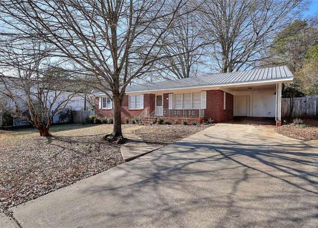 Property at 707 E Spring St E, Monroe, GA 30655, 3 beds, 2 baths