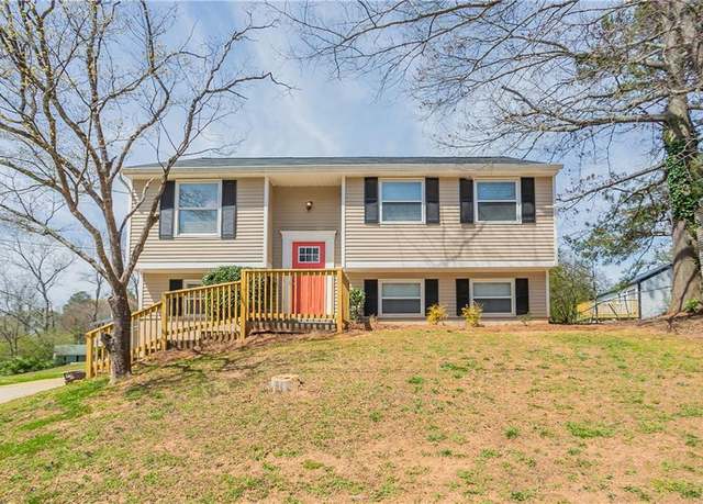 Property at 5415 Tracey Dr, Stone Mountain, GA 30088, 5 beds, 3 baths