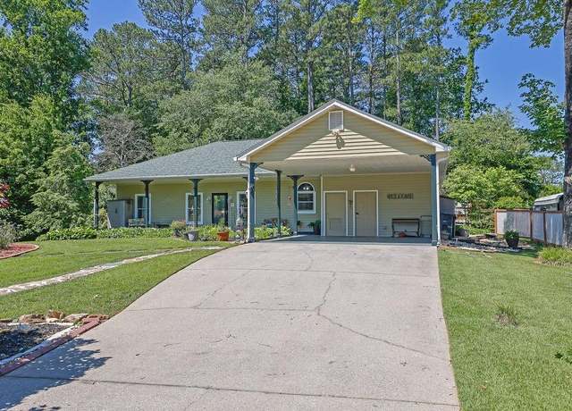 Property at 530 Chicapoo Dr, Marietta, GA 30066, 4 beds, 2 baths