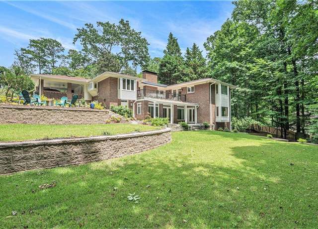 Property at 1620 Stonecliff Dr, Decatur, GA 30033, 6 beds, 3 baths
