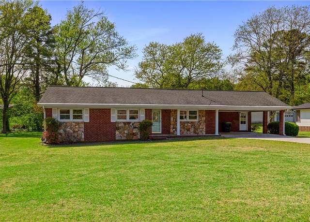 Property at 3031 Walker Dr, Marietta, GA 30062, 3 beds, 2 baths