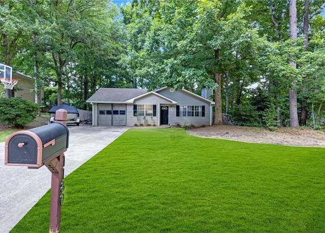Property at 1180 Austin Ct, Sugar Hill, GA 30518, 3 beds, 2 baths