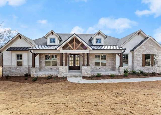 Property at 165 Imperial Ct, Clarkesville, GA 30523, 4 beds, 3.5 baths