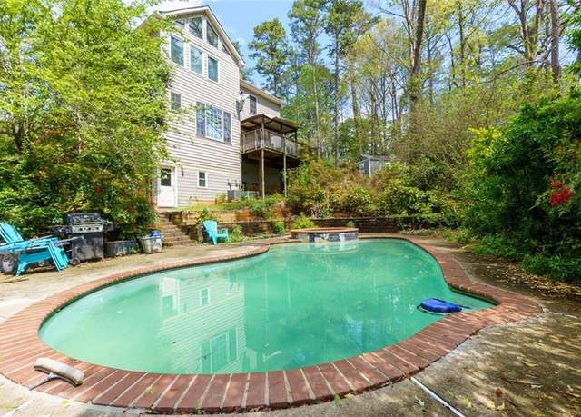 Property at 225 Nacoochee Dr, Woodstock, GA 30188, 4 beds, 2.5 baths