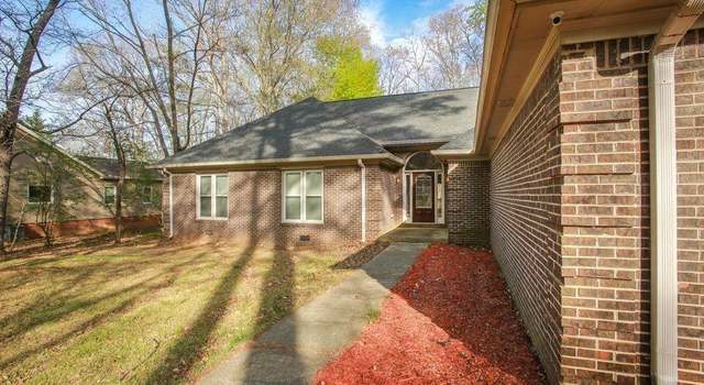 Photo of 229 Lakewood Dr, Carrollton, GA 30117