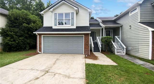 Photo of 7972 Woodlake Dr, Riverdale, GA 30274