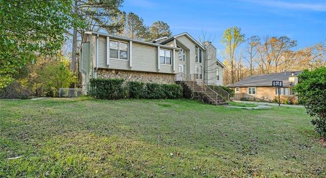 Photo of 8609 Stone Creek Ct, Douglasville, GA 30135