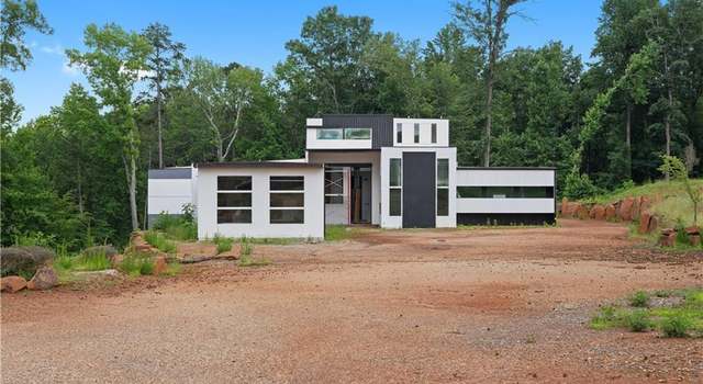 Photo of 5210 Brownlee Rd, Stone Mountain, GA 30087