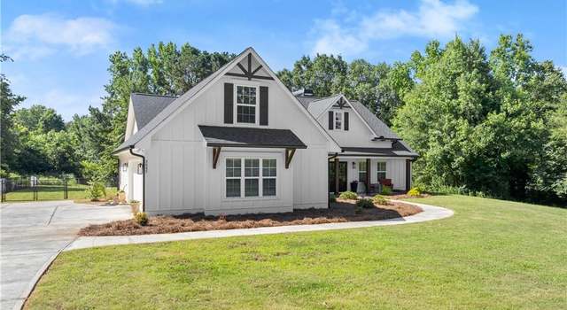 Photo of 3645 Woods Bridge Rd, Commerce, GA 30529