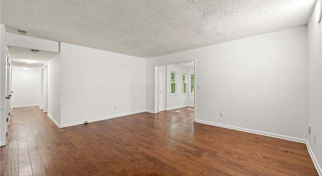 Photo of 184 Triumph Dr NW, Atlanta, GA 30327