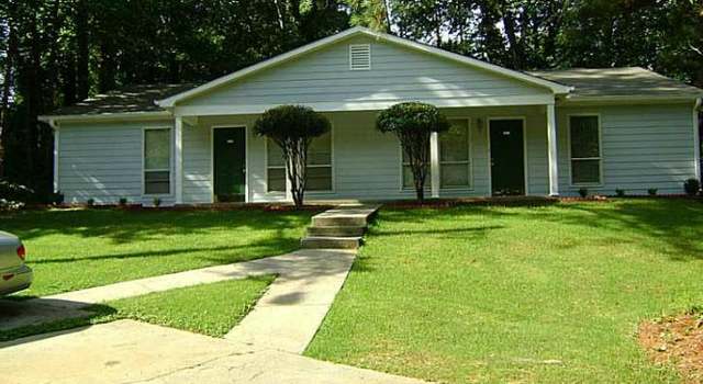 Photo of 4425 Coopers Creek Dr SE, Smyrna, GA 30082