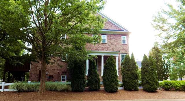 Photo of 7201 Lowery Oak Dr, Roswell, GA 30075
