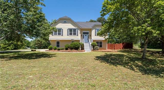 Photo of 3540 Owl Brow Ct, Cumming, GA 30028