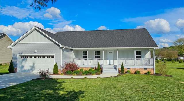 Photo of 214 Harris St, Chatsworth, GA 30705