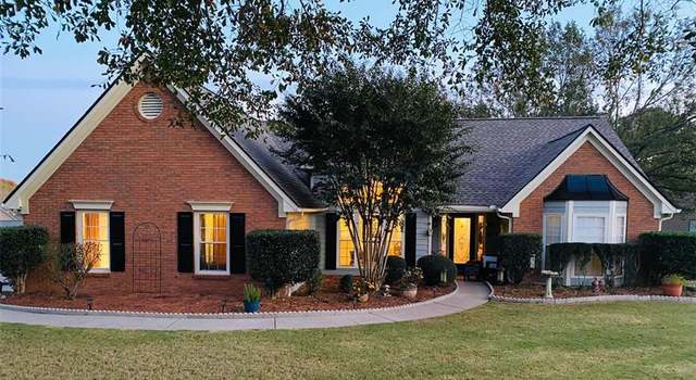 Photo of 1580 Smoke Hill Dr, Hoschton, GA 30548