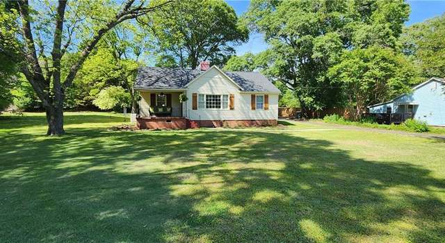 Photo of 585 Hartwell St, Royston, GA 30662