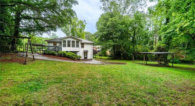Photo of 218 Woodview Ln SE, Smyrna, GA 30082