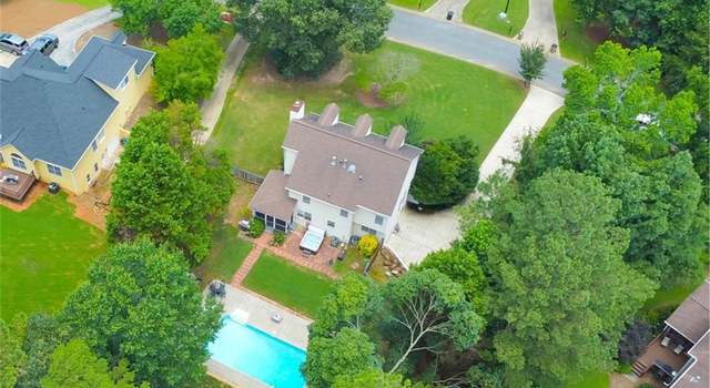 Photo of 202 Allison Dr, Woodstock, GA 30188