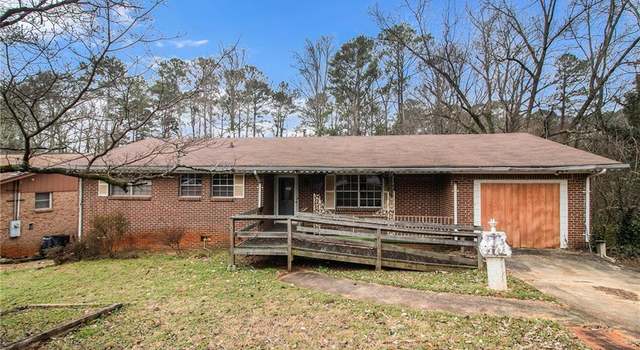 Photo of 2807 Knollview Dr, Decatur, GA 30034