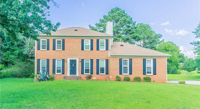 Photo of 115 N Fayette Ct, Fayetteville, GA 30214