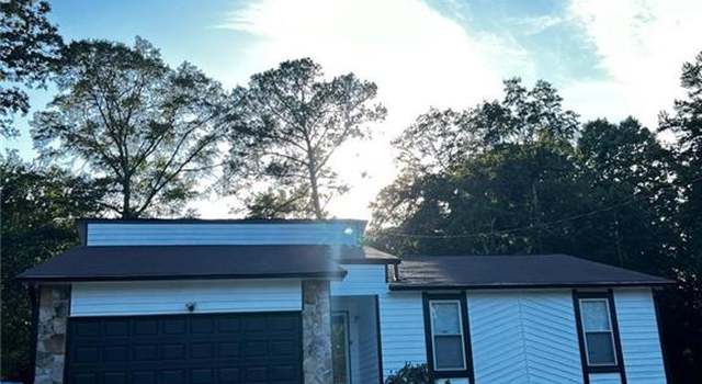 Photo of 4907 Wycliffe Dr SW, Stone Mountain, GA 30087