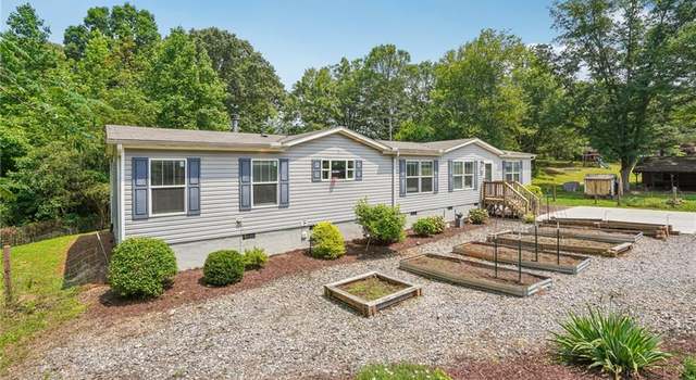 Photo of 3204 Joe Parker Rd, Gainesville, GA 30507